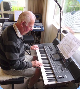 Peter Jackson trying out the Korg Pa3X.