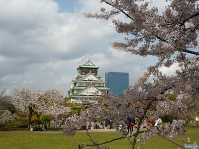 大阪城と桜