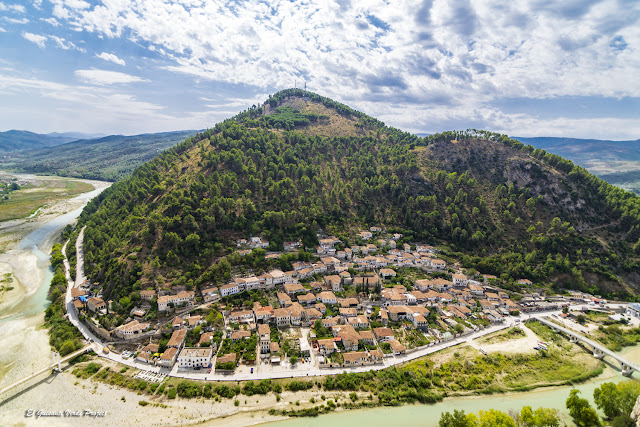 Barrio de Gorica, Berat - Albania, por El Guisante Verde Project