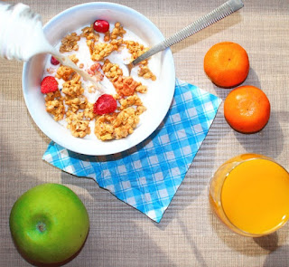 breakfast cereal and fruit.jpeg