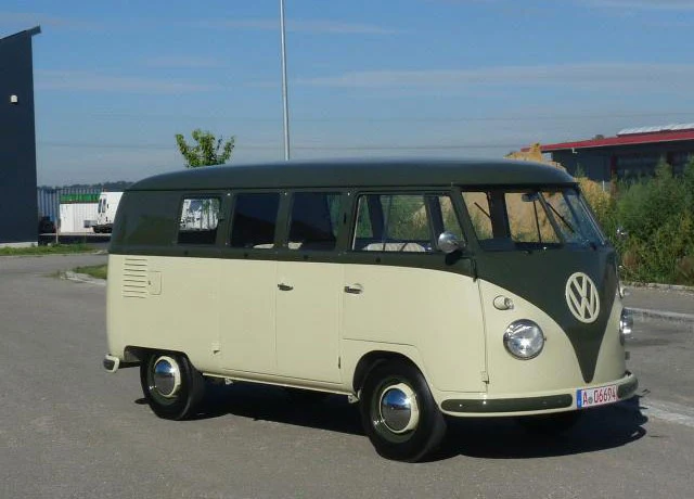 Volkswagen T1 11 window bus