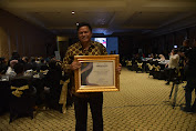 Prestasi Gemilang AAL: Gubernur Akademi TNI Angkatan Laut Terima Penghargaan Strong Institution in Partnership dari Universitas Airlangga
