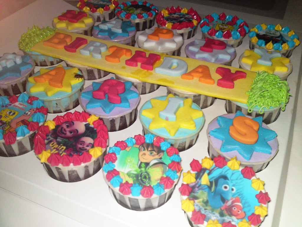 CAKE CUPCAKE MUFFIN CHOCOLATE AND COOKIES BASED IN 