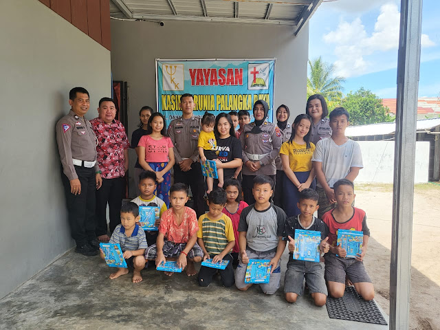 Bentuk Kepedulian Ditlantas Bagikan Alat Tulis Kepada Anak Yayasan Kasih Karunia