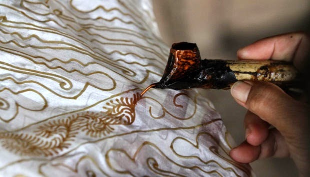 Cara Membuat Batik Tulis Dengan Canting Beserta Gambarnya 