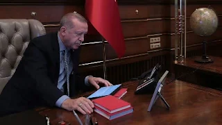 أردوغان يطّلع على خسائر "وان" التركية عقب زلزال إيران