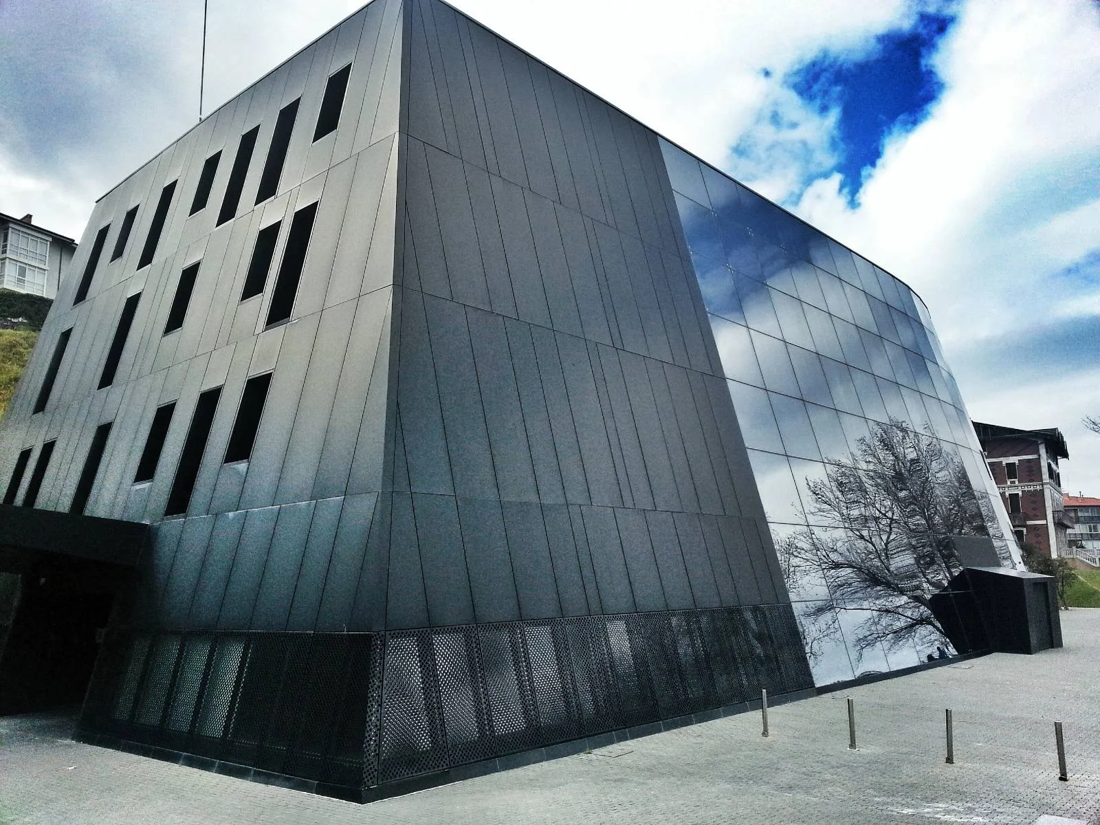 Cristóbal Balenciaga Museum by Av62arquitectos