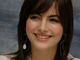 Free wallpapers without watermarks of Camilla Belle at Fullwalls.blogspot.com