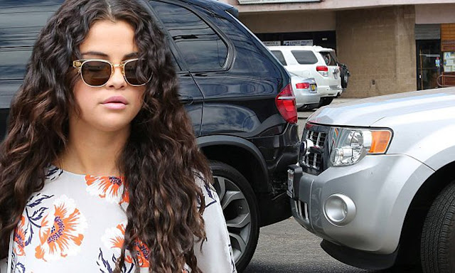 Video Selena Gomez involved in a minor car crash