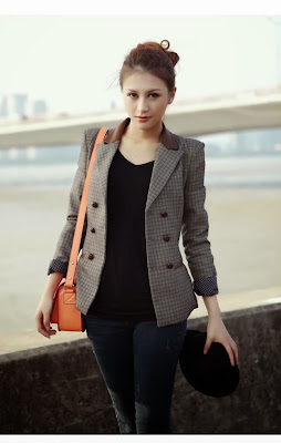 Related Posts Fashion Korean 2014 New Spring, Summer, Autumn and Winter Loose Cloak Hooded Fleece Thick, Slim elegant double-breasted wool winter coat women's wool coat. Fashion Women Ladies Winter Super Warm Coats Cold-Proof Outerwear. Wholesale-The Most Popular Fashion Sweaty Elegant Dress, Casual jackets and coats and suits for Ladies.