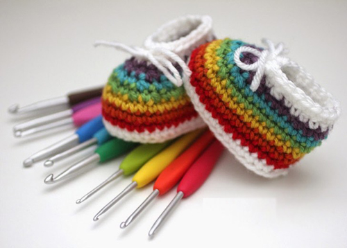  Crochet Rainbow Baby Booties - Free Pattern