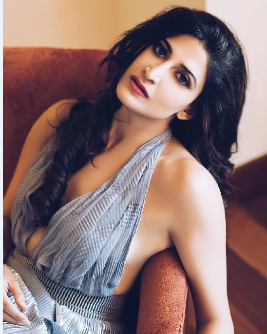 New70+ Aahana Kumra Sexy Hot Bikini Latest HD Images Wallpaper