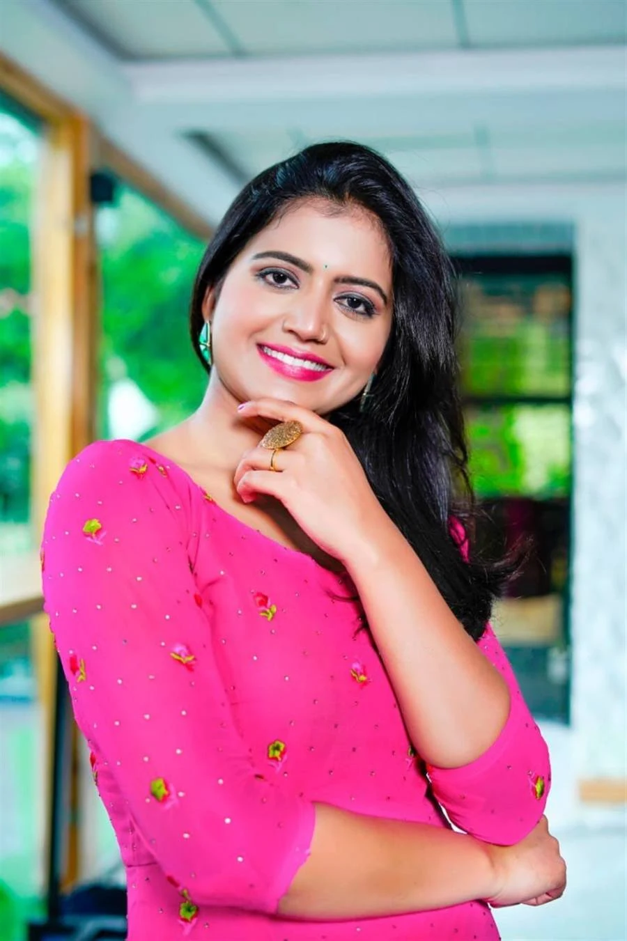 Bigg Boss 3 Participant V6 Teenmaar Savitri In Pink Dress