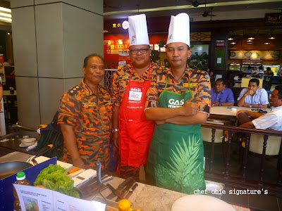 Chef Obie Kelas Masakan 1001 Info & Resepi: Fire Chef 