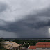 Temperatura cai e chuva chega a noite na região. Atenção pescadores para ressaca no mar 