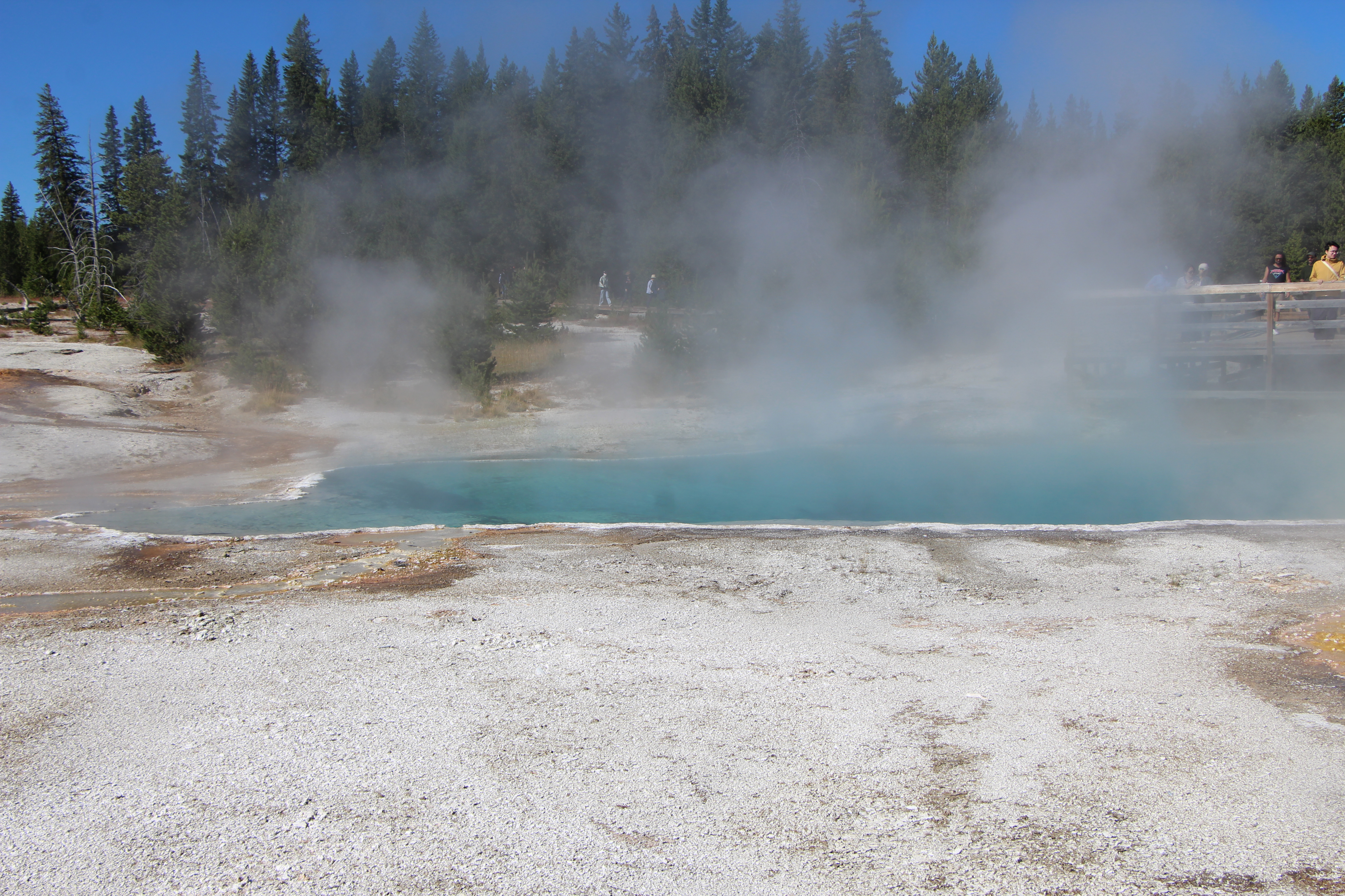 yellowstone, wyoming, hot springs, Yellowstone lake, yellowstone hot springs, national park, wyoming travel guide, us national park