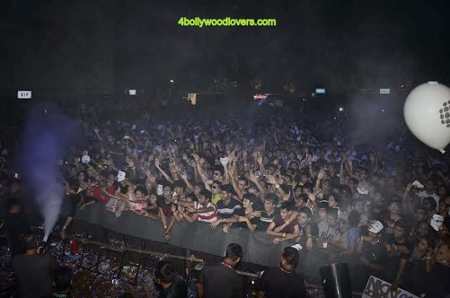 Sunburn-Arena-Nicky-Romero-Concert-in-Mumbai-pics2