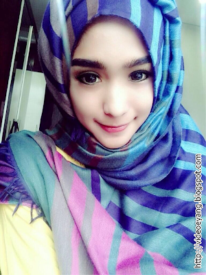 8 KOLEKSI FOTO CEWEK CANTIK BERJILBAB