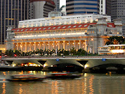 夕阳中的富丽敦酒店 (fullerton hotel sunset)