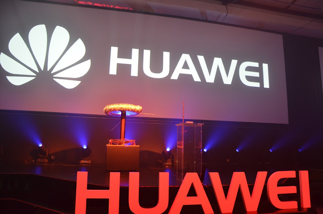 Stage @HuaweiZA #HuaweiMate8 #thelifesway #photoyatra