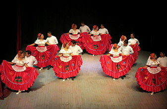 Quintana Roo, listo para asistir como Estado invitado especial al Festival Internacional de la Cultura Maya 2015: Roberto Borge