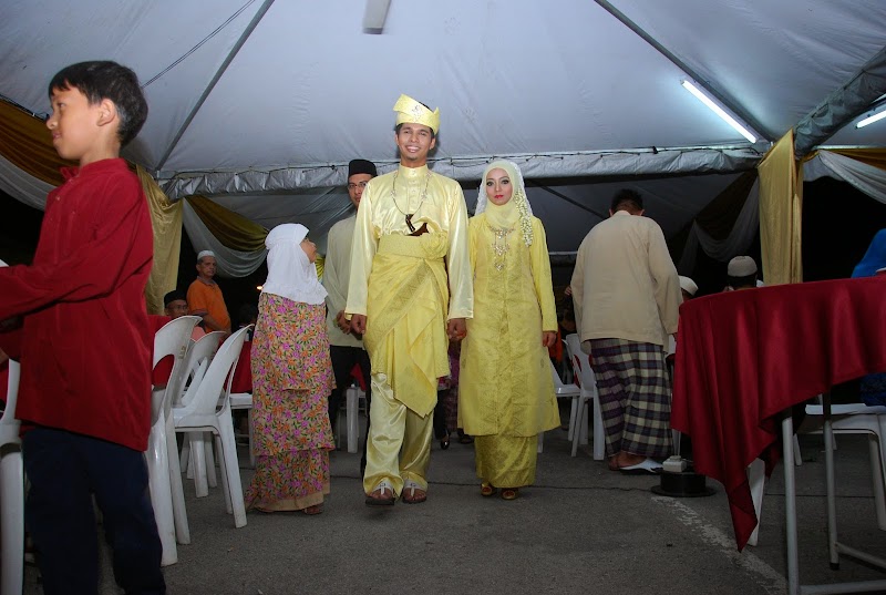 Ide Populer 38+ Songket Kuning Cair