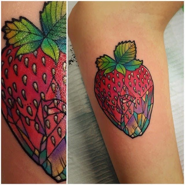 50 Ideias Incríveis de Tatuagens de Morango