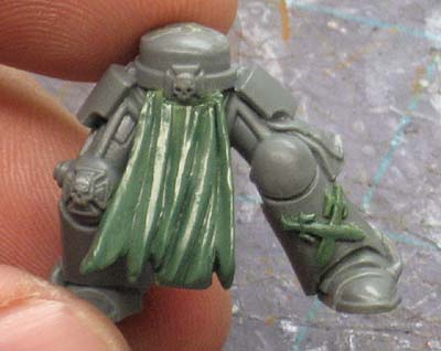 Space Marine tabard greenstuff