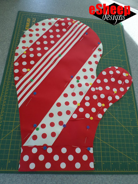 No Sew Hanging Ribbon Mitten by eSheep Designs