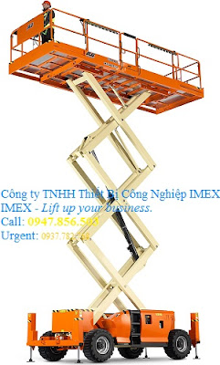 Xe nâng người tự hành JLG