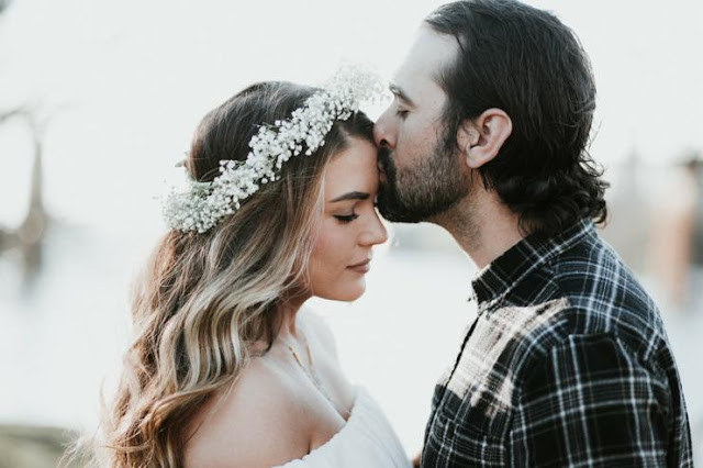 ROMANTIC WEDDING ANNIVERSARY GREETINGS WISHES FOR WIFE