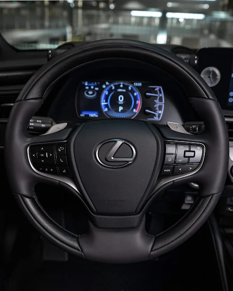 Lexus ES 300h 2022  chega ao Brasil - preço R$ 349.990