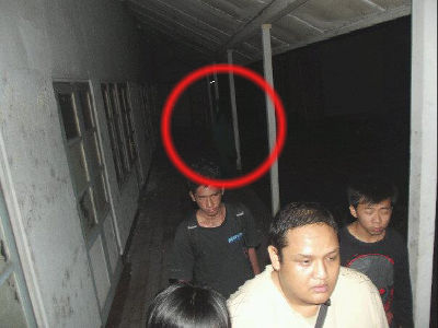 Foto - Foto Penampakan Hantu Kuntilanak Dan Pocong