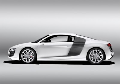 Fast inside car Audi R8 V10 5.2 FSI quattro 4