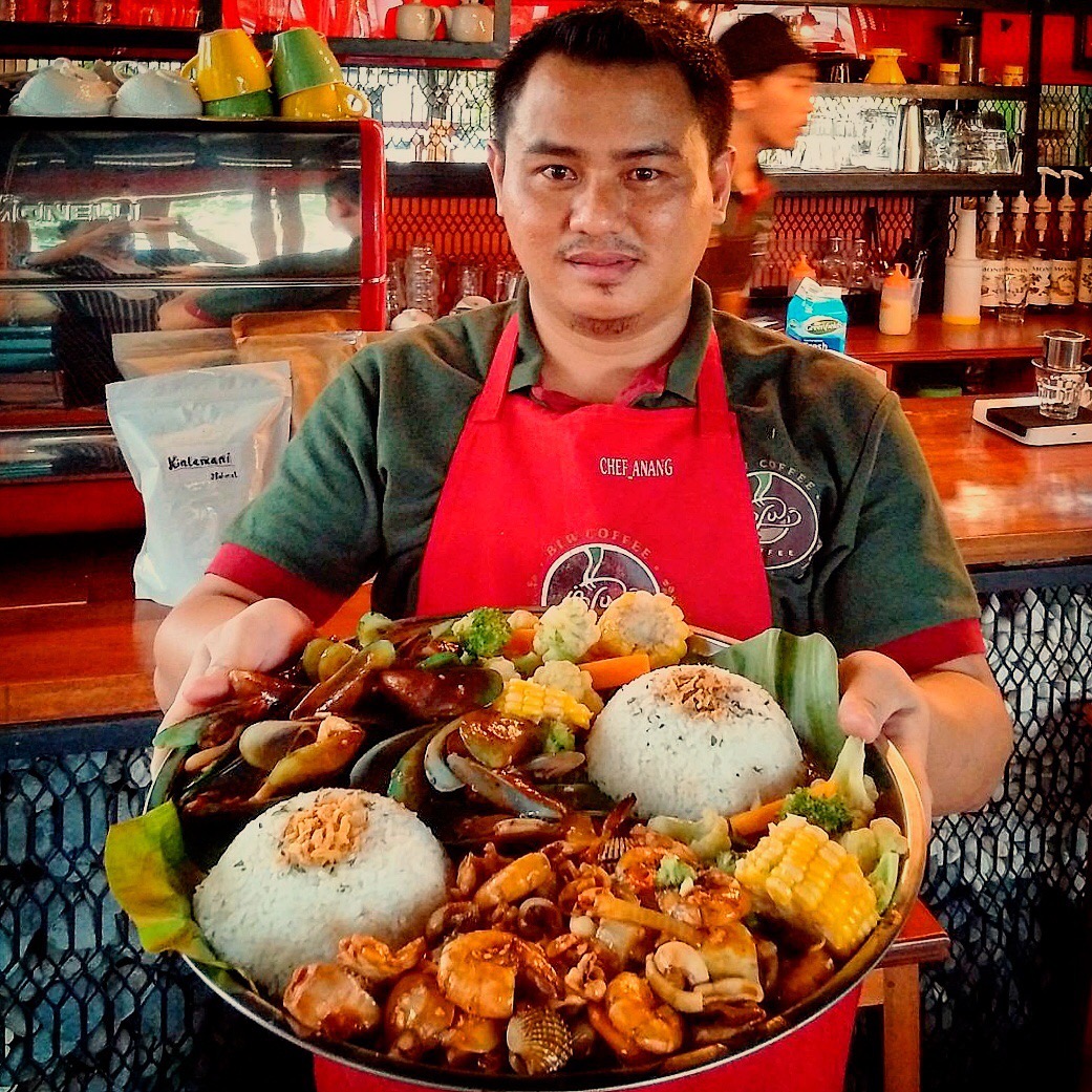  TEMPAT  YANG PAS BUAT BOTRAM SEAFOOD DI BANDUNG JAJANAN 