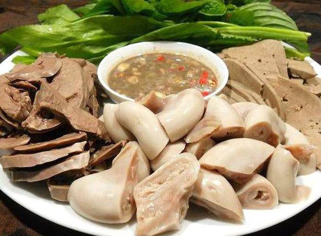Bỏ thứ này vào luộc, món lòng hết sạch mùi hôi, giòn sần sật - 3