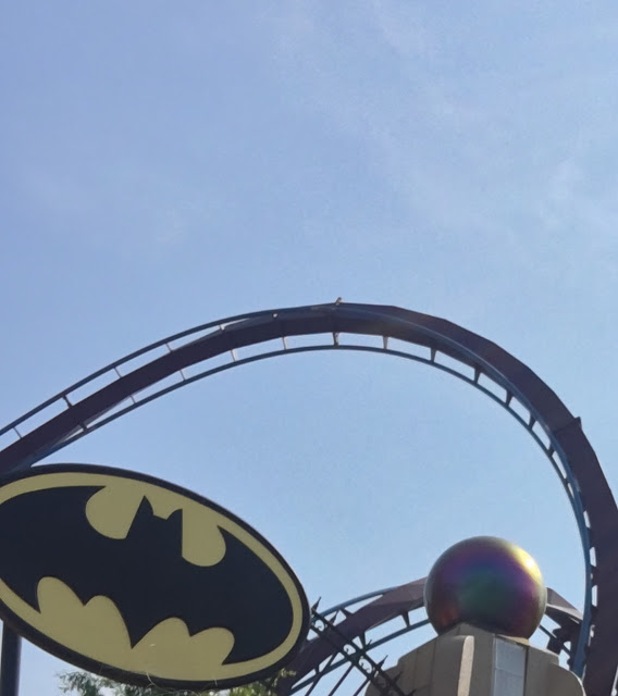 Batman The Dark Knight Floorless Roller Coaster Six Flags New England