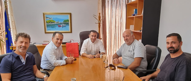 Ο Δήμαρχος Πάργας Νίκος Ζαχαριάς συνάντησε τον Ηλία Μυριάνθους, Βουλευτή Κύπρου του Κινήματος Σοσιαλδημοκρατών-Ε.Δ.Ε.Κ. παρουσία του Κώστα Σωτηρίου, Προέδρου του Δημοτικού Συμβουλίου Πάργας, του Μιχάλη Χαλικιά Δημοτικού Συμβούλου Πάργας και του Ιωάννη Γιαμά, Αντιπροέδρου του Επιμελητηρίου Πρέβεζας.