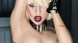 Gaya Aneh Lady Gaga Membuat Geleng Kepala