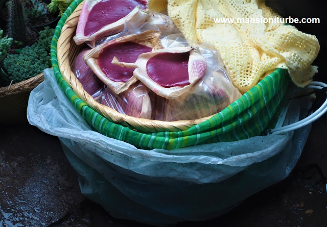 Michoacan Cuisine: Blackberry Tamales at the Market in Pátzcuaro