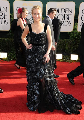 Jennifer Lawrence Lovely With 50's Inspired Louis Vuitton Black Gown