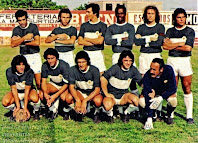 ELCHE C. F. - Elche, Alicante, España - Temporada 1977-78 - Serras, Alcañiz, Antón, Gilberto, Montero, Benítez; Trobbiani, Félix, Gómez Voglino, Finarolli y Esteban - En un partido amistoso en San Pedro Sula, en Honduras. Esa temporada el Elche bajó a 2ª División, con Roque Olsen y Lezcano de entrenadores