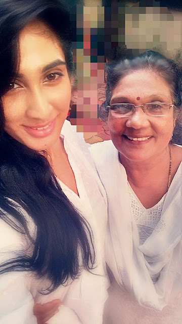 Deepti Sati with her mother Madhuri Sati 