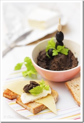 Przy dużym stole: Tapenade - prowansalska pasta z czarnych oliwek