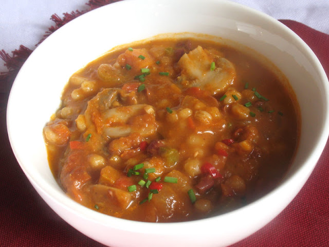 Vegetarian Chili with Legumes and Barley