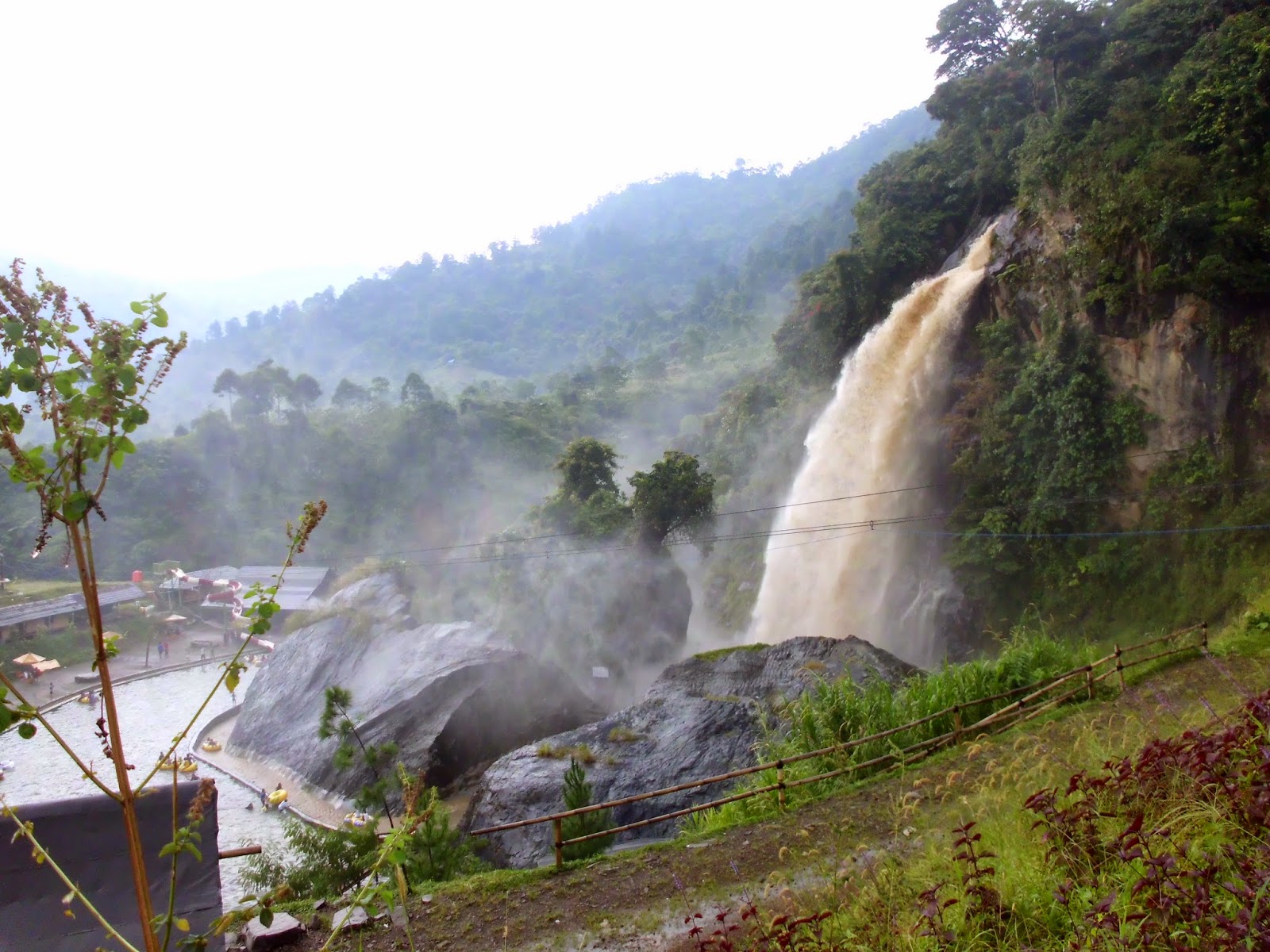 CURUG BIDADARI - KEINDAHAN YANG MUNCUL DARI BALIK BATU