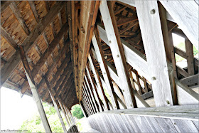 Zona Peatonal del Puente Cubierto Squam River Bridge en Ashland, New Hampshire