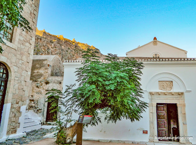 Igreja ortodoxa de Panagia Chrysafitissa em Monemvasia na Grécia