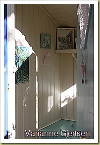 056