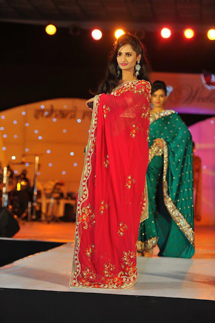 Model thinkal at ramp walk in saree